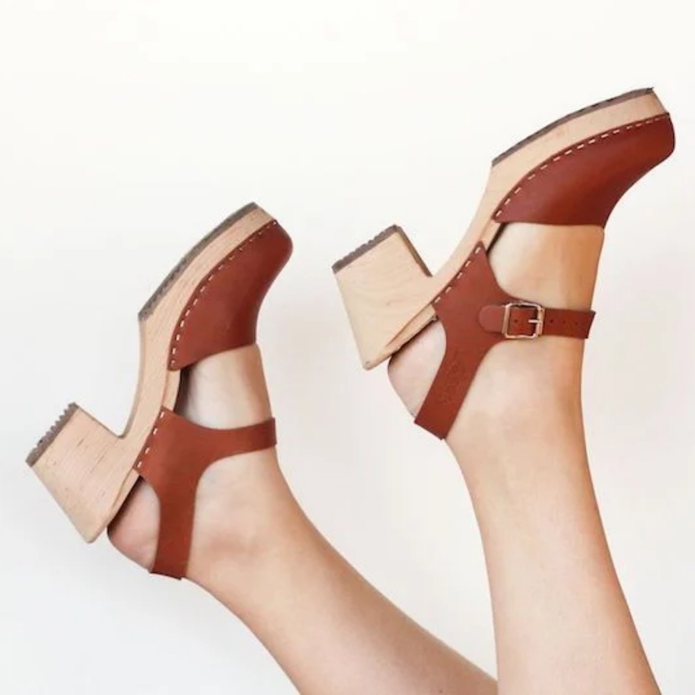 Lotta from Stockholm Highwood Tan Clogs